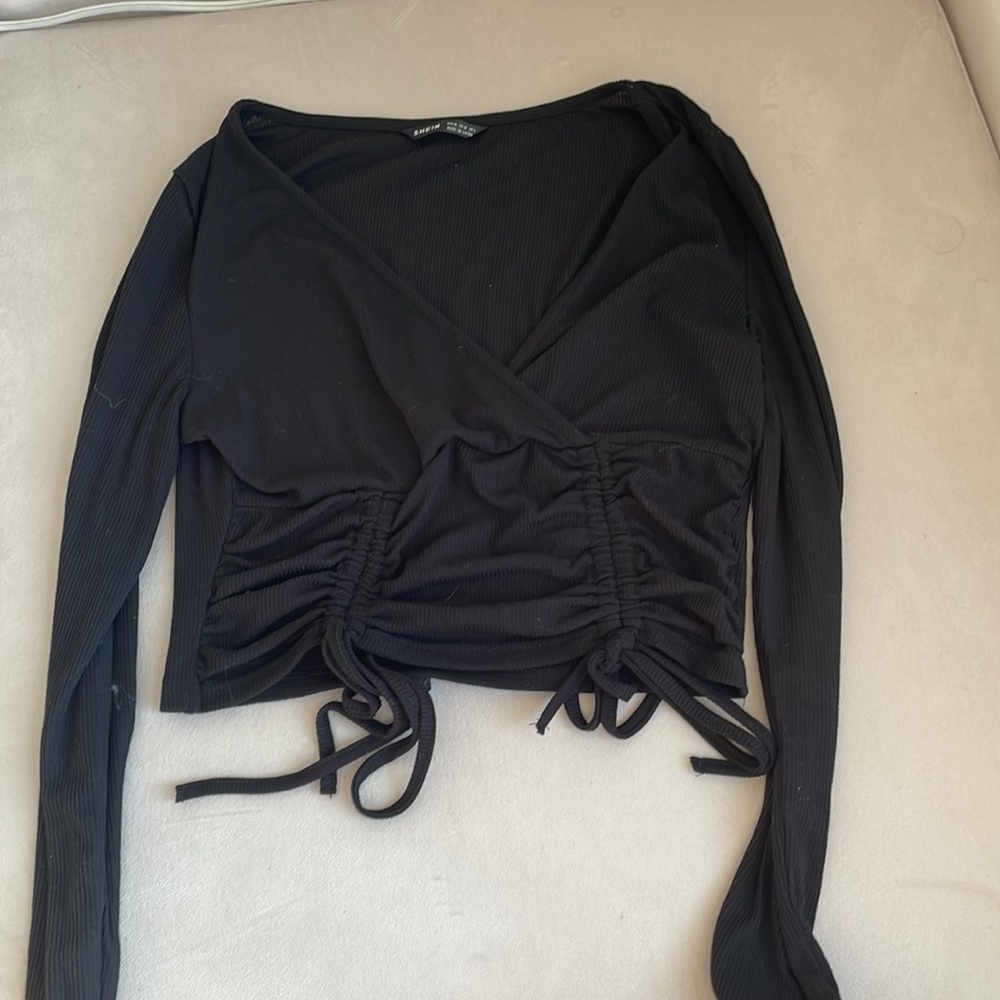 SHEIN BLACK LONGSLEEVE CROP TOP